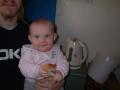 Sara med sin f�rste br�dskive