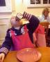 Tomt for skolebr�d og snart tomt for juice...